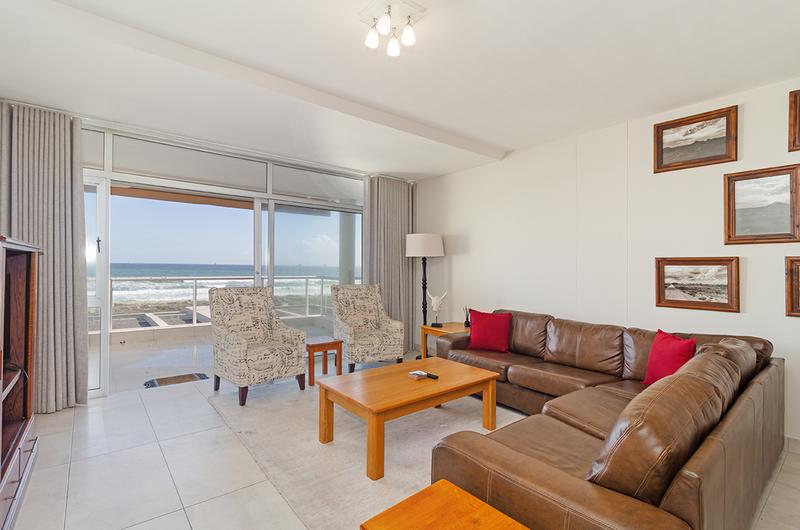 To Let 2 Bedroom Property for Rent in Dolphin Beach Western Cape